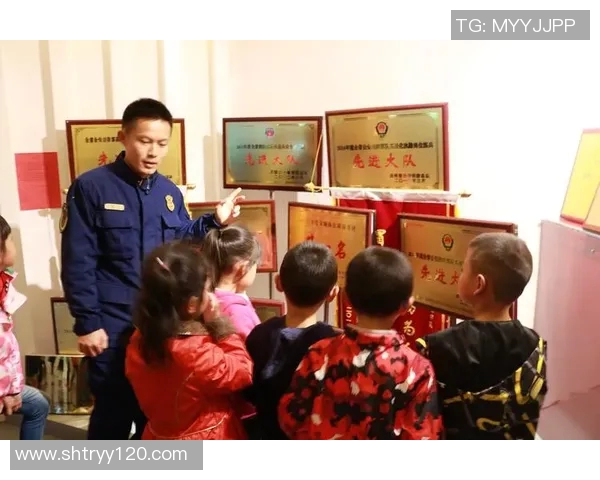 精美11足球明星手办尽显球场风采让你与偶像零距离接触